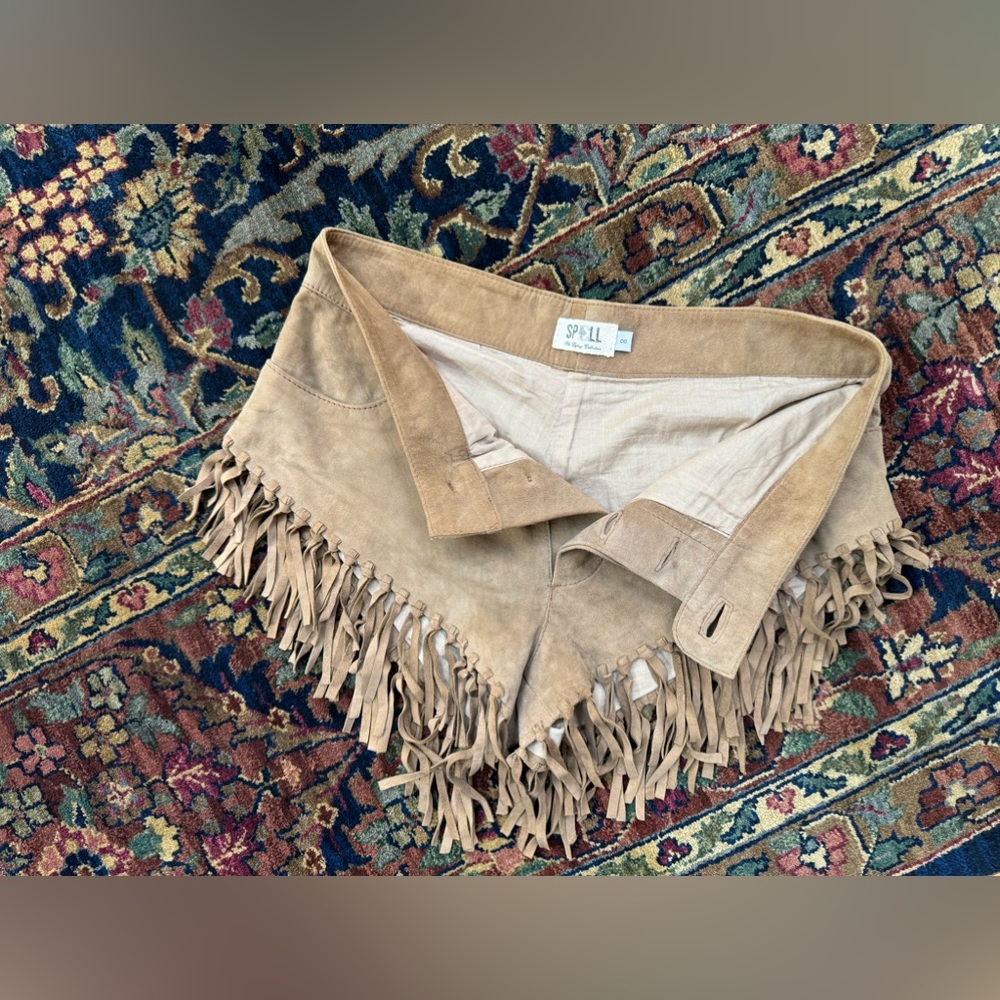 Rare Spell & The Gypsy Cowboy Dreams Suede Fringe Shorts Size 8 - Picture 9 of 16
